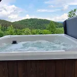 Na Folwarku Z Jacuzzi Tarnawa Dolna (Lesser Poland)