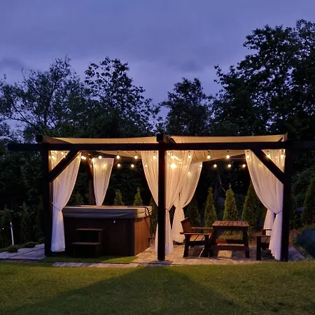 Na Folwarku Z Jacuzzi Holiday home *