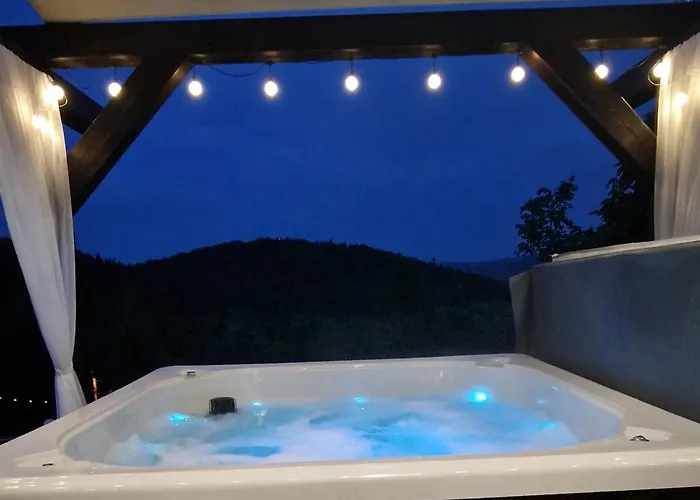 度假居 Na Folwarku Z Jacuzzi Tarnawa Dolna (Lesser Poland)